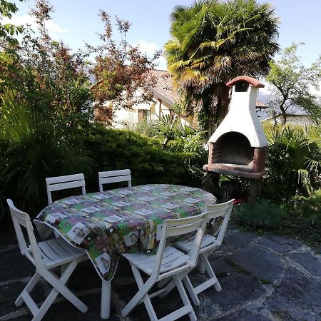 Giardino Apartman Porto Valtravaglia Kültér fotó