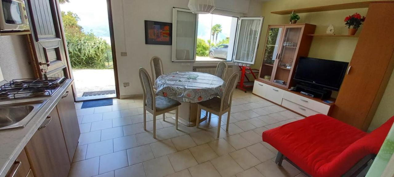 Giardino Apartman Porto Valtravaglia Kültér fotó