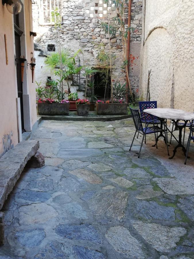 Giardino Apartman Porto Valtravaglia Kültér fotó